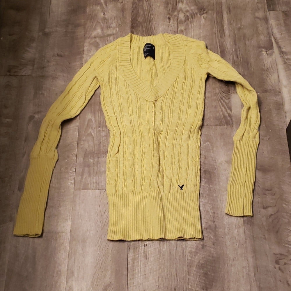 EUC American Eagle v-neck sweater